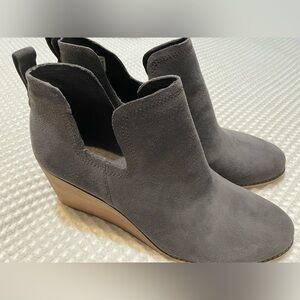 NWT Toms - Women's Gray Suede Ankle Boots